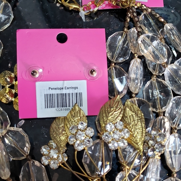 COPY - Sassy Jones Penelope Bib Necklace Set - Picture 5 of 7